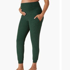 Beyond Yoga 903 Size Small Beyond the Bump Maternity Midi Jogger In Forest Green